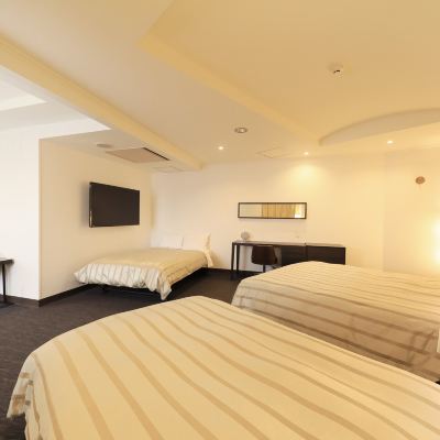 ◆up To 4 People Can Use◆ 42 Square Meters◆ [Suite] [Triple Room] [Non-Smoking] 厚木アーバンホテル クーポン