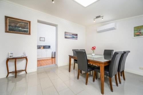 Armadale House - Kingscote Holiday Home