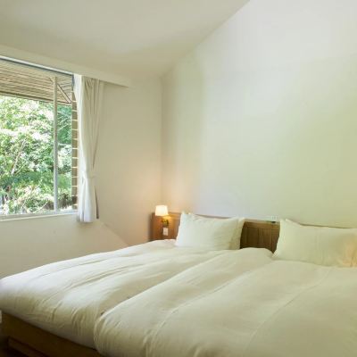 【冷蔵庫内ドリンクフリー】デラックスダブル│49平米・1ベッド・定員3名 箱根リトリート フォーレ クーポン