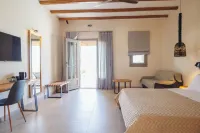 Kouros Blanc Resort & Suites
