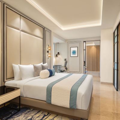 行政特大床套房帶梳化床和庭院景 萬楓萬豪飯店孟買國際機場優惠