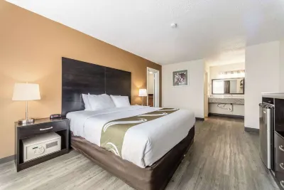 Quality Inn & Suites Vandalia Near I-70 and Hwy 51 Hotels in 