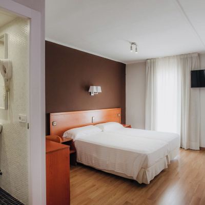 Family Room with Balcony Marina Tossa Promo Code