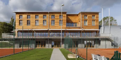 Esmarin Wellness Hotel Hotele w: 