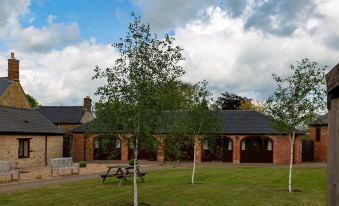 Church Farm Lodge - Housity