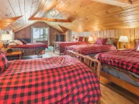 Higgins Lake - One Of A Kind Lakefront Lodge! Hoteles en Municipio de Gerrish