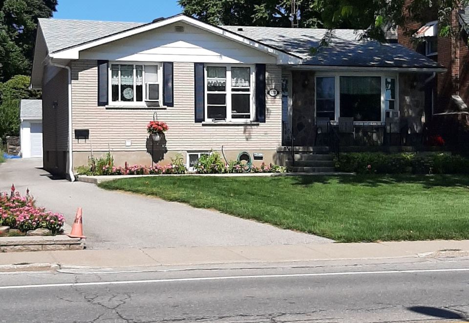 Trillium Bed & Breakfast - Housity