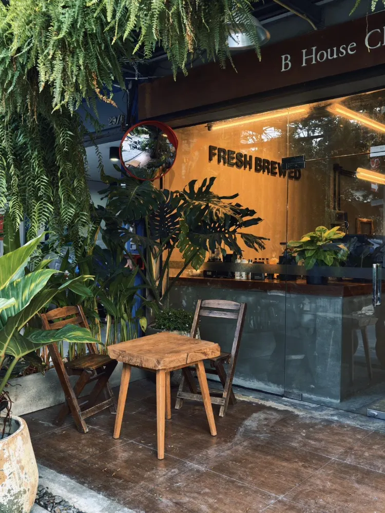 Standard Queen Room (B11)