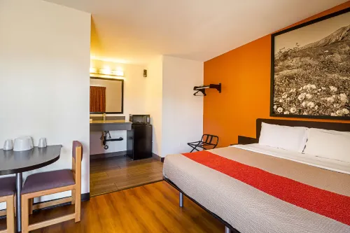 Motel 6 Hesperia, CA - East
