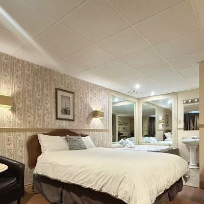 Junior Suite, 1 Queen Bed (Double Jacuzzi) Hotel Motel La Marquise Promo Code