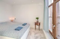 9-persons Apartment in Centre of Antwerp Hotels in 