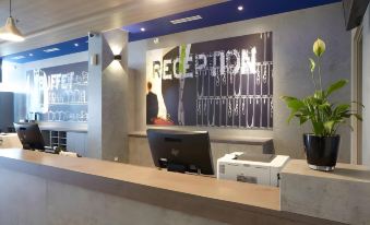 MD 7 Hotel Cirebon - Housity
