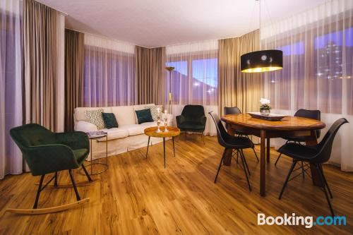 舒适两卧室公寓 - 带凉廊