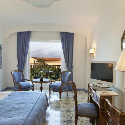 Deluxe Room Grand Hotel La Favorita Promo Code