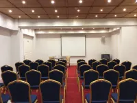Country Club Hotel & Suites Hotels in Potamia