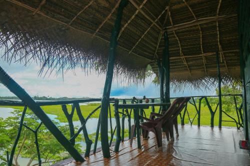 带湖景的双人间