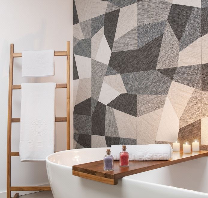 優雅俱樂部壯麗精緻套房直通游泳（僅限成人）