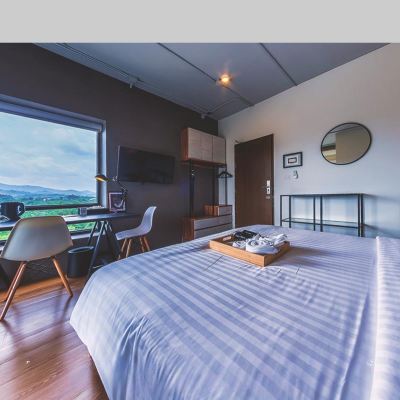 The Loft Grand Deluxe Room with Mountain View