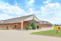 Super 8 by Wyndham Big Cabin/Vinita Area Hotels in 
