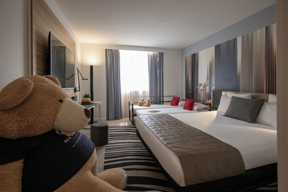 高级房， 多张床