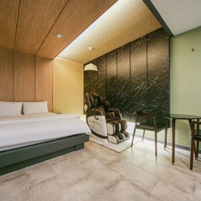 Special Room | 65 Inch Tv | Hotel Style Goose Bedding Daegu Suseong The some 쿠폰