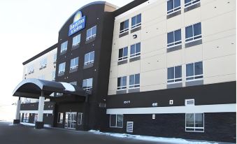 Days Inn & Suites by Wyndham Winnipeg Airport Manitoba
