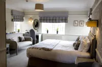 The Broadoak Hotel a Delph