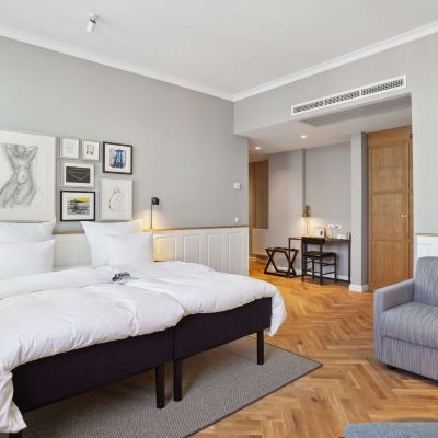 Junior Suite (1 King Size Bed 180x200cm) Hotel Kong Arthur Promo Code