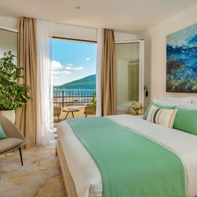 Studio Sea View With Balcony-Contemporary Building Lazure Hotel and Marina Promo Code