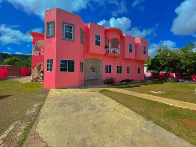 A Taste of Jamaica Lavern’s Place Hotel a 