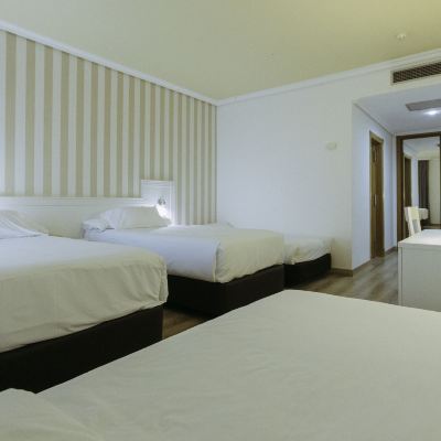 Family Room Alfonso I Promo Code