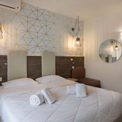 Premium One-Bedroom Suite Metropolitan Promo Code