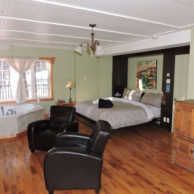 Signature Suite, 1 King Bed, Jetted Tub, River View Auberge & Spa Beaux-Rêves Promo Code