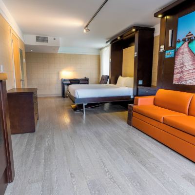 Great 2 Rooms Suite, 1 Queen Bed, 2 Queen Murphy Beds LHotelQuébec Promo Code