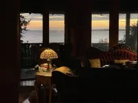 Cypress Moon Inn