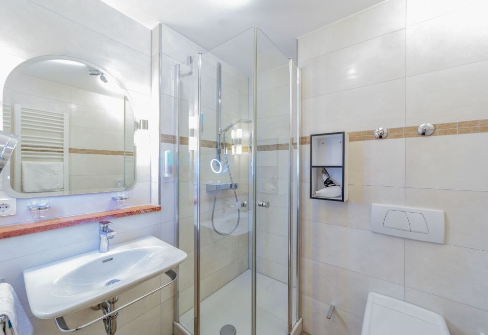 公寓， 阳台， 湖景 （Seeseite）