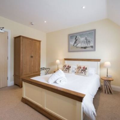 Luxury Room, 1 Bedroom (Horse And Hound) The Lodge at Broadway Promo Code