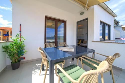 海景高级两卧室公寓 - 带阳台