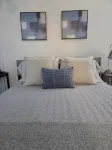 Condado Beach Condo - Fast Wi-Fi, AC, Pool & Security 24/7