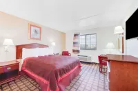 Days Inn & Suites by Wyndham Laredo