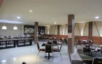 Jhoanie Hotel Hotels in Mandolang