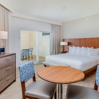 Corner King Suite with Gulfview