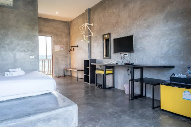 ห้องเตียงแฝดพร้อมวิวสระว่ายน้ำ