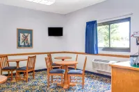 Super 8 by Wyndham Mahwah