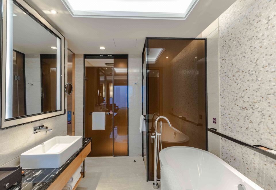 皇冠豪華黃河景房-大床