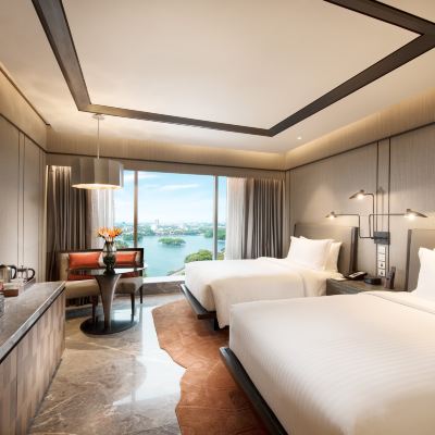 Deluxe Queen Room with Lake View Conrad Bengaluru Promo Code