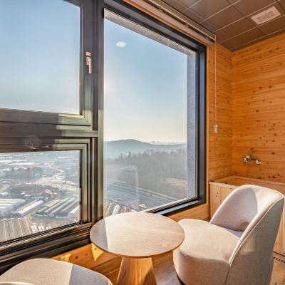 힐링 수페리어룸 더블침대 어반이스트호텔 쿠폰