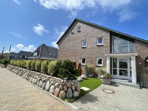Strand Cottage