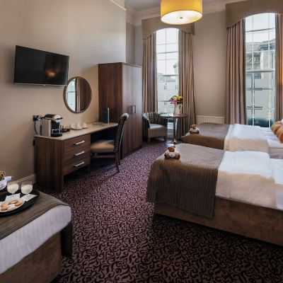 三人間 卡斯蒂斯酒店優惠