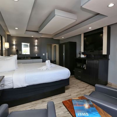Deluxe King Room with Bay View Marion Motor Lodge Promo Code